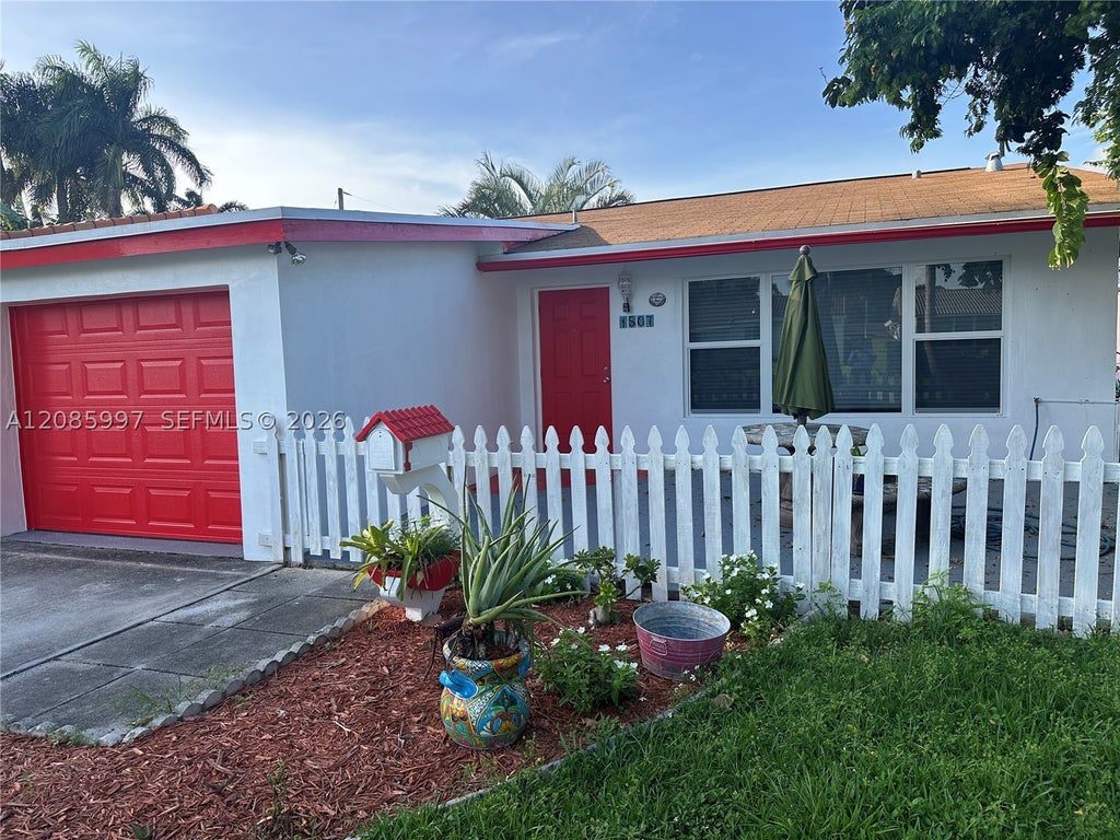 Photo of 1507 Hayes St, Hollywood, FL 33020 (MLS # A12085997)