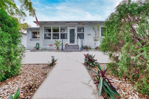 Photo of 1923 Dewey St, Hollywood, FL 33020 (MLS # A11864665)