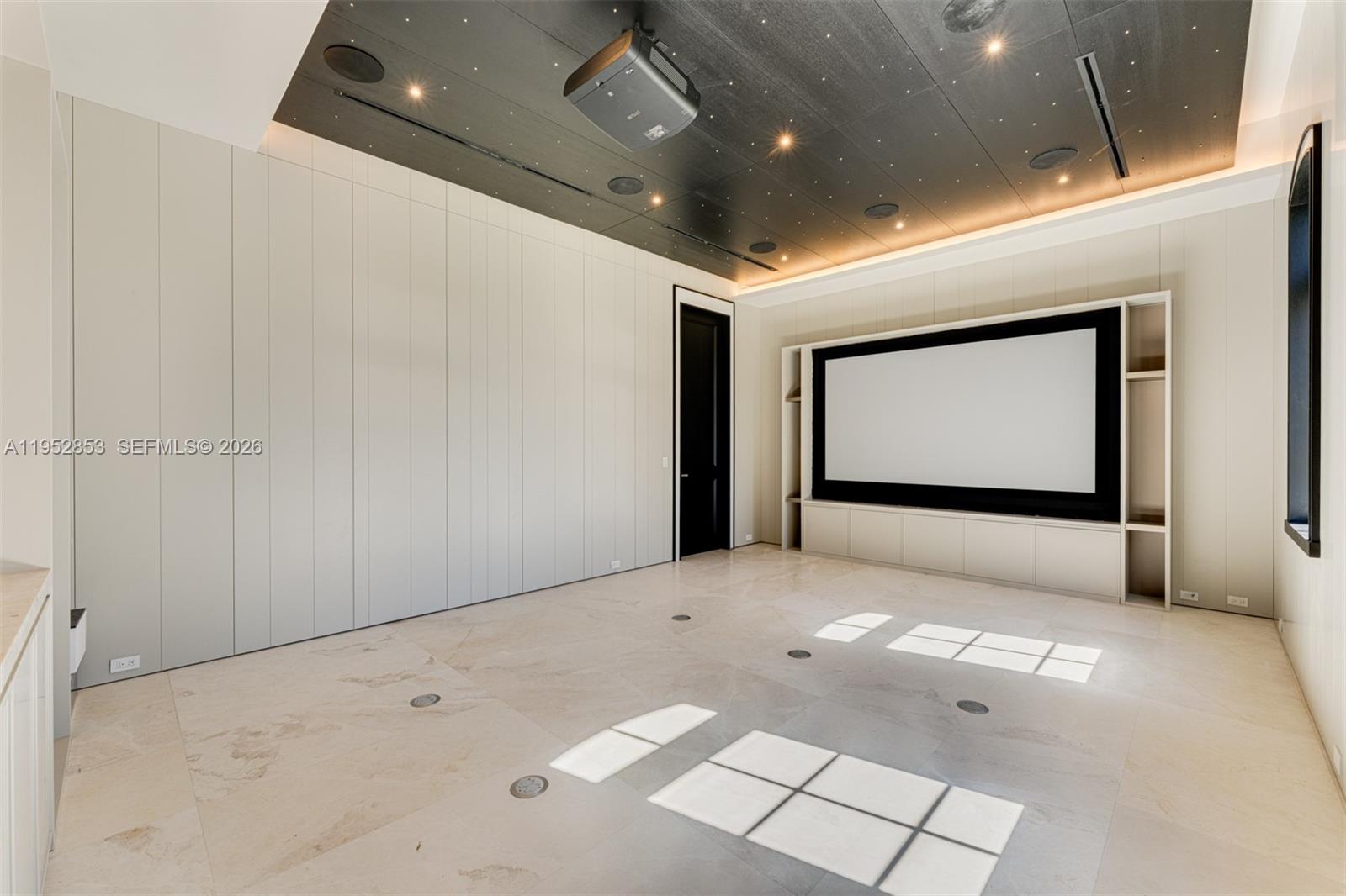 COLLINS ACRES - Residential