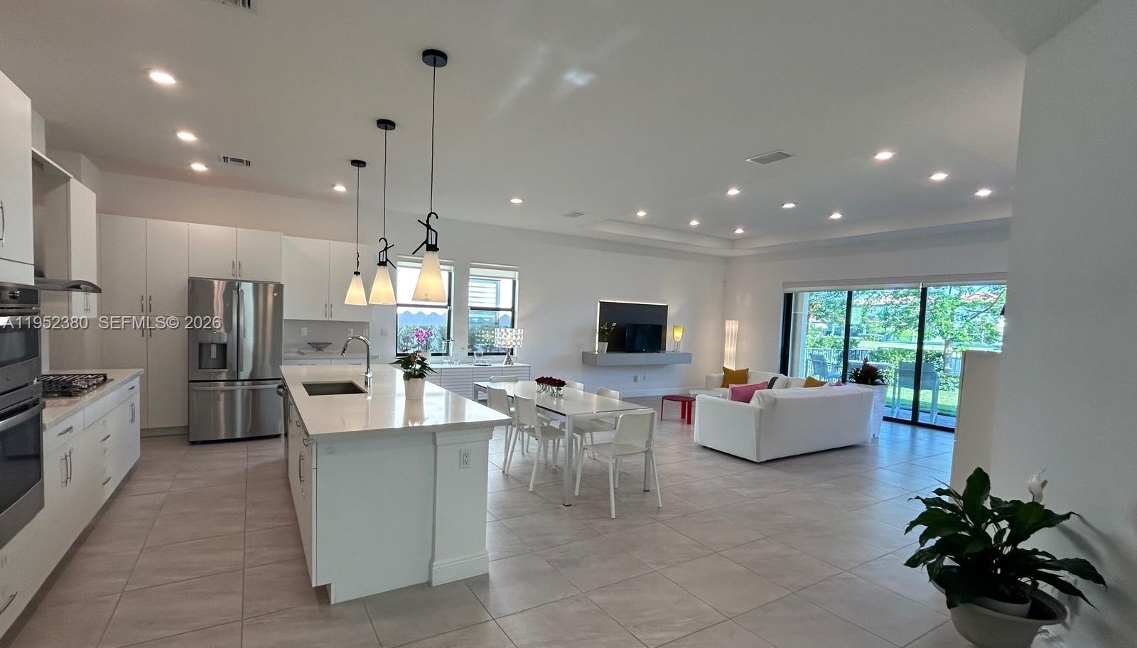 PARKLAND BAY - Residential