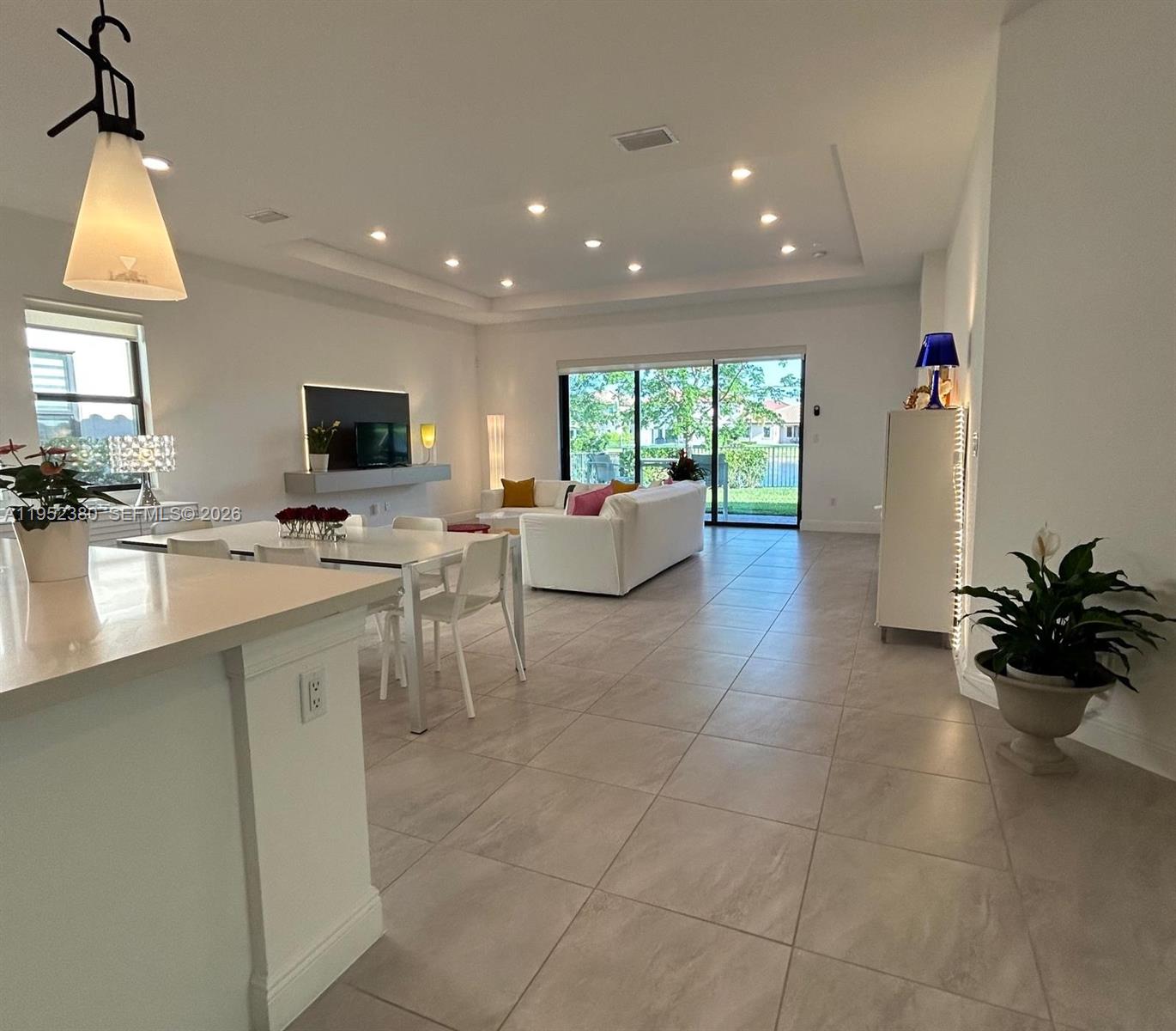 PARKLAND BAY - Residential