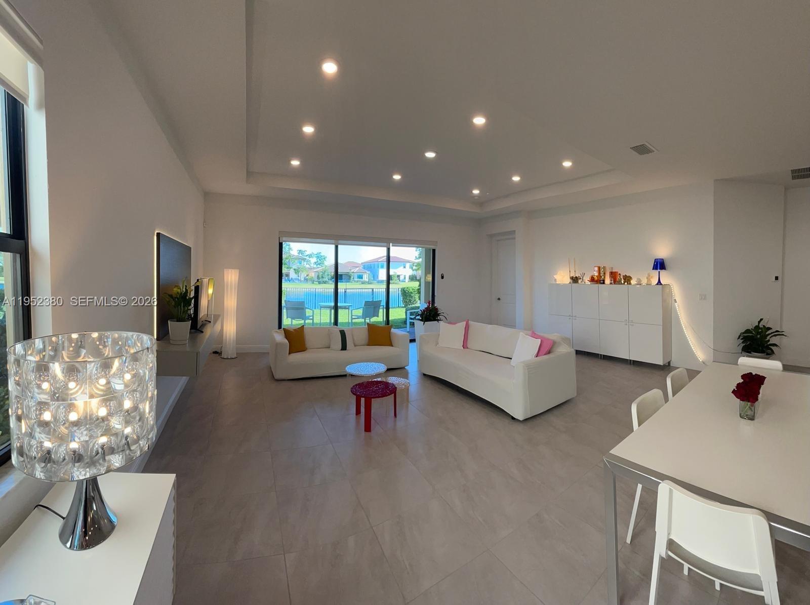 PARKLAND BAY - Residential