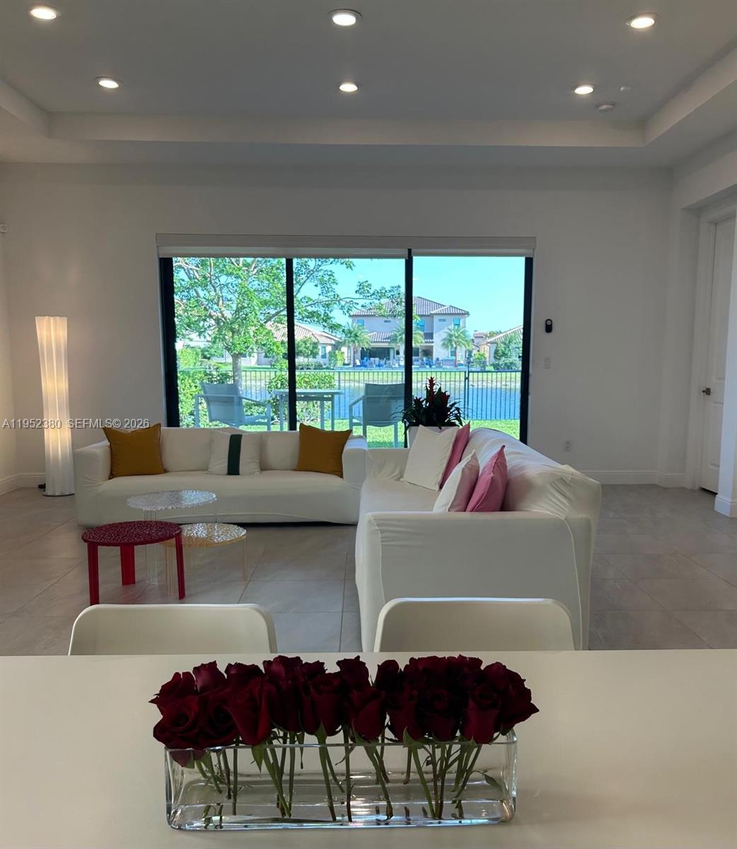 12160 N Baypoint Cir