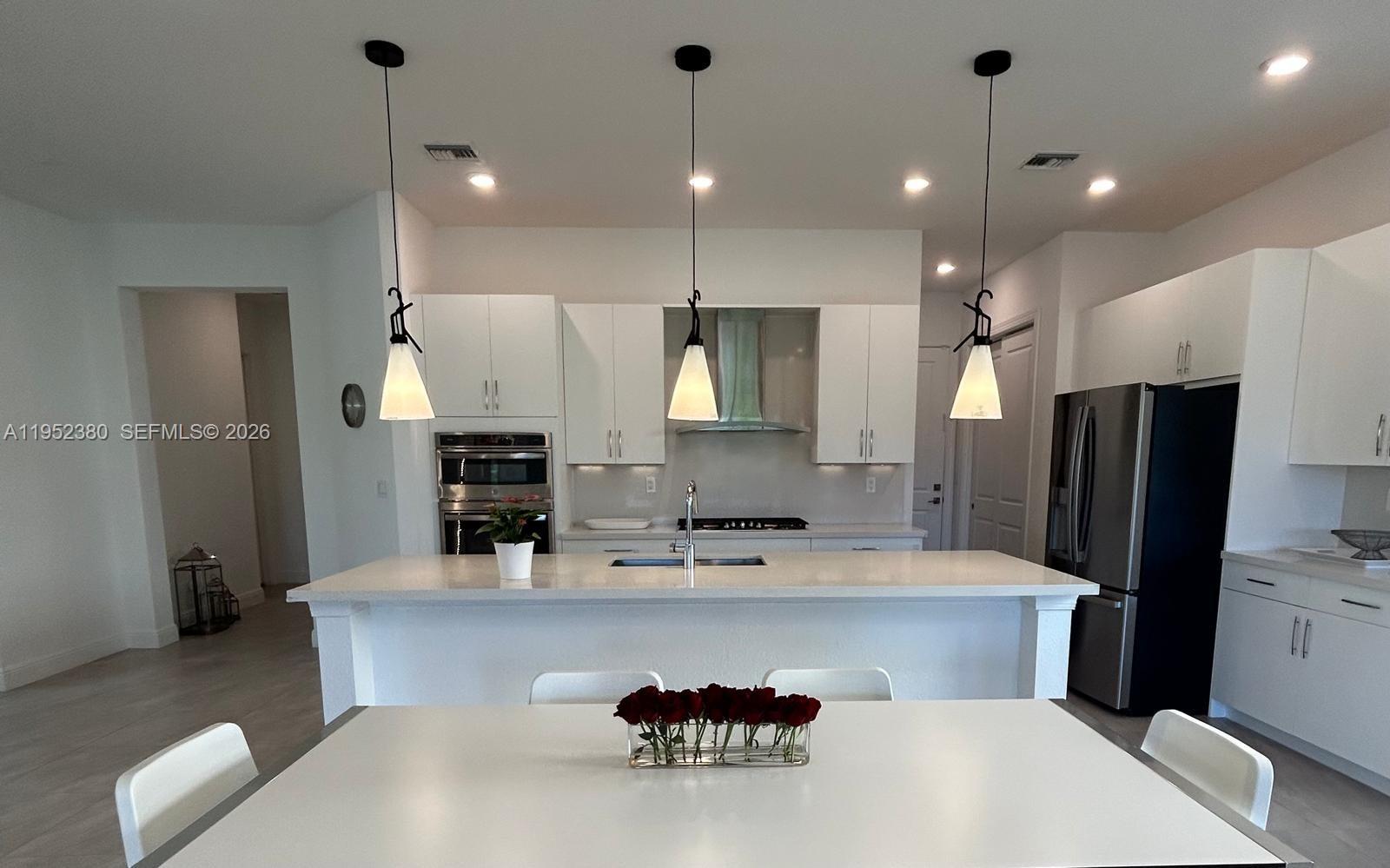 PARKLAND BAY - Residential