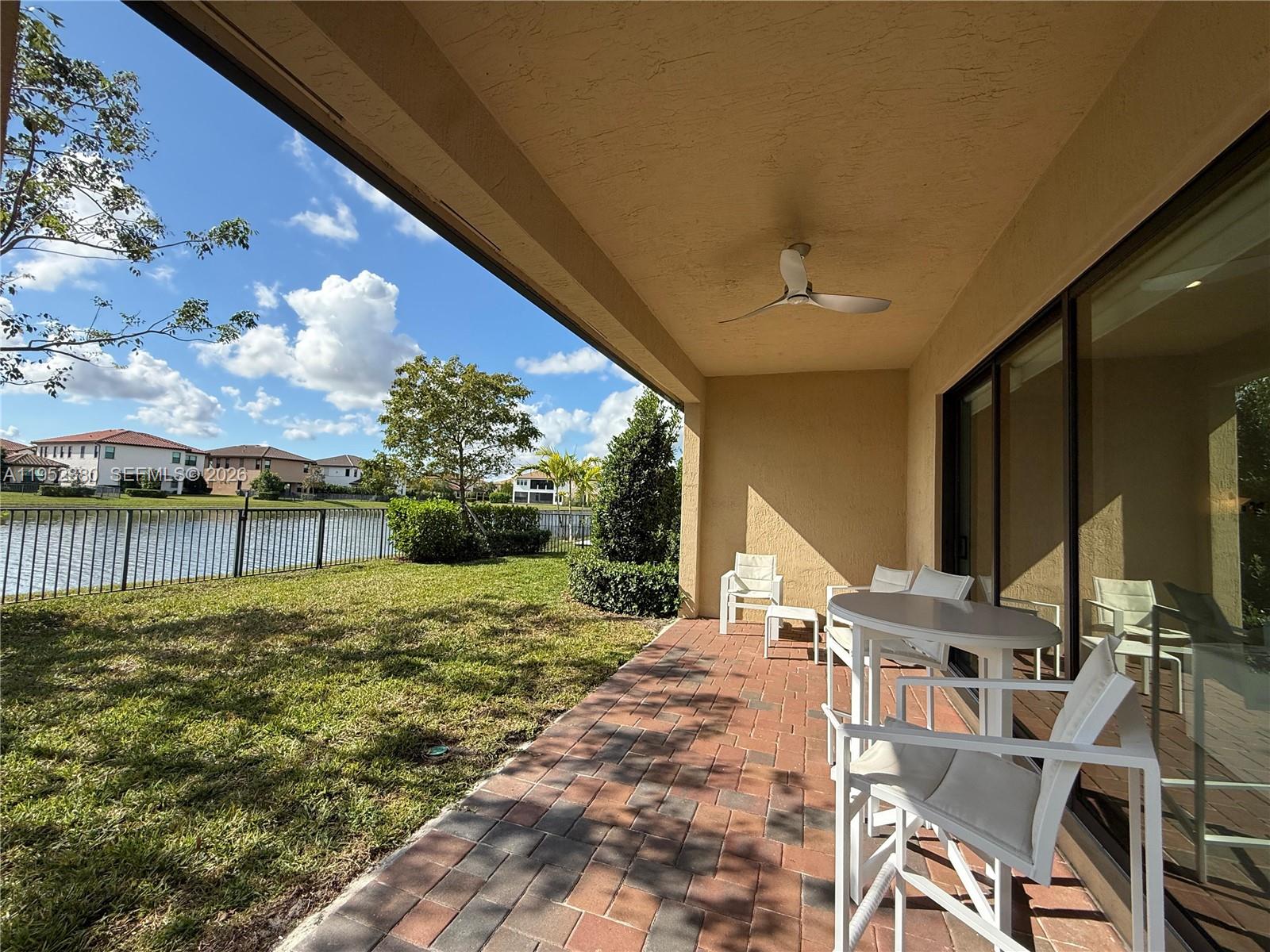 PARKLAND BAY - Residential