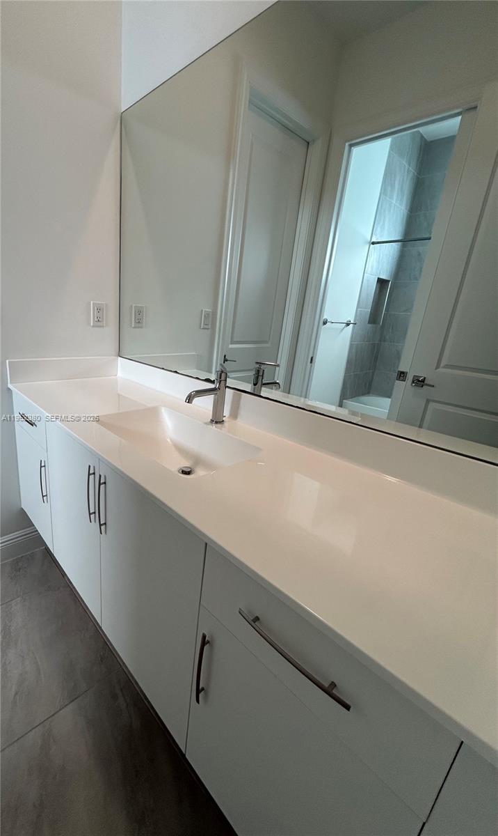 PARKLAND BAY - Residential