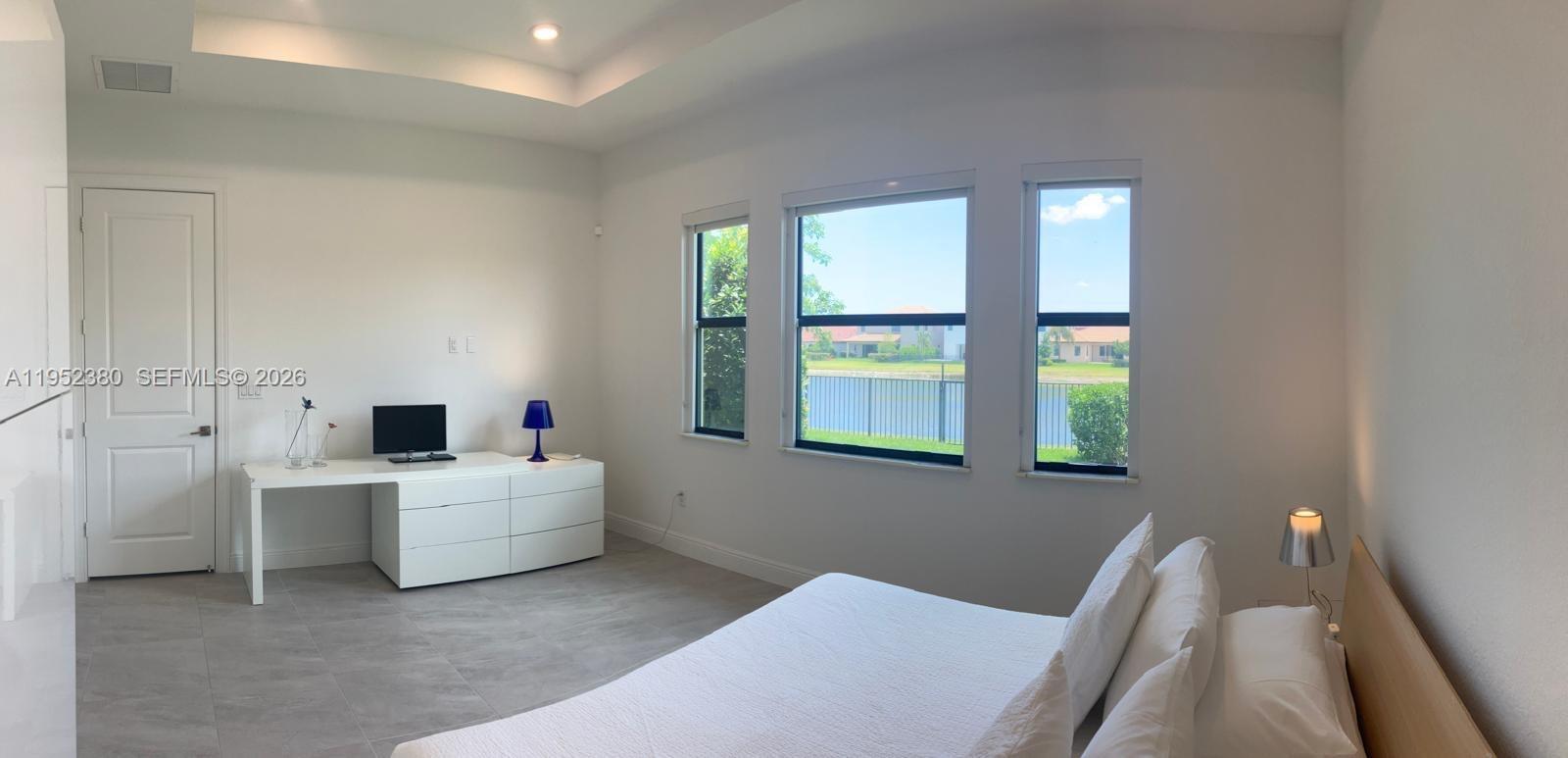 PARKLAND BAY - Residential