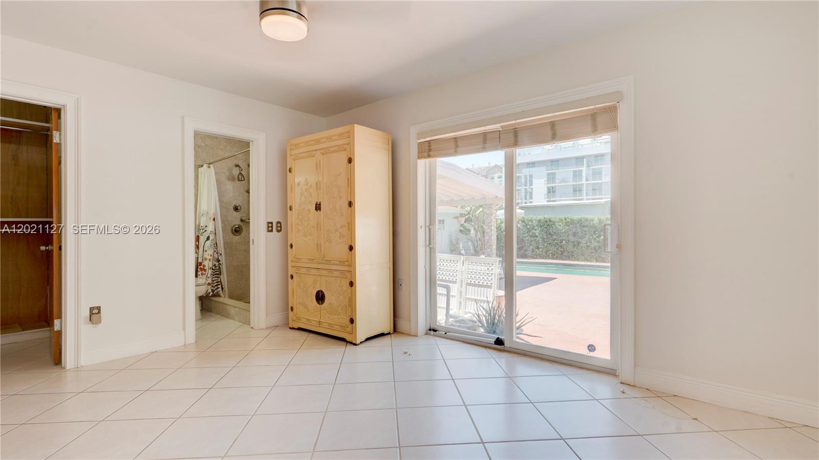 AMND PLAT OF MIAMI SUB UR - Residential Income