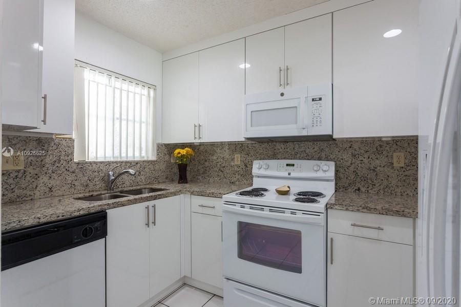 VILLAS AT BRISTOL PARK CO - Residential