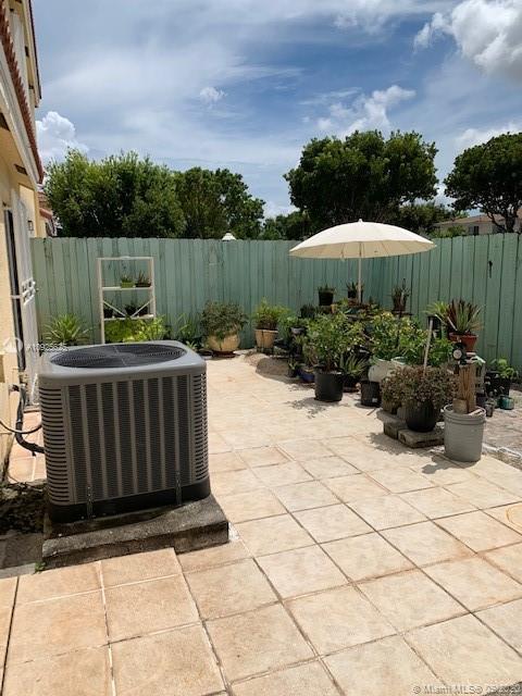 VILLAS AT BRISTOL PARK CO - Residential