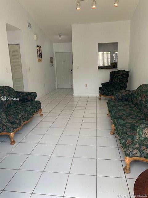 VILLAS AT BRISTOL PARK CO - Residential