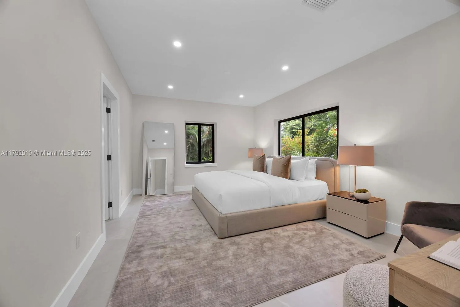 Coral Gables, Florida 33134, United States, 2 Bedrooms Bedrooms, ,2 BathroomsBathrooms,Residential,Active,118101