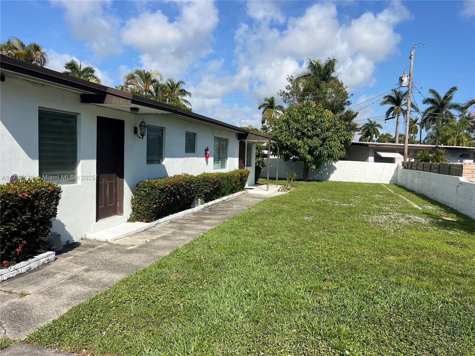 809 Ne 2nd St 1-2, Hallandale Beach, Broward County, Florida - 1 Bedrooms  
1 Bathrooms - 
