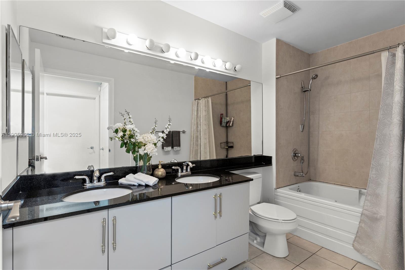 BRICKELL ON THE RIVER N T - Residential