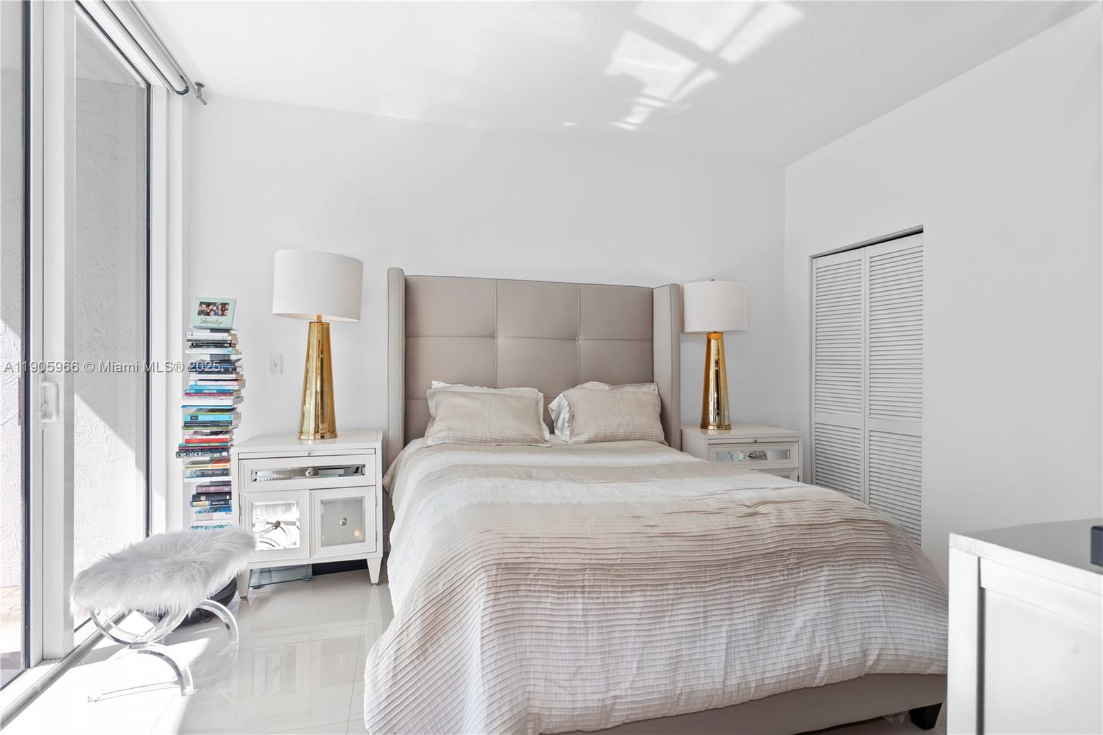 BRICKELL ON THE RIVER N T - Residential