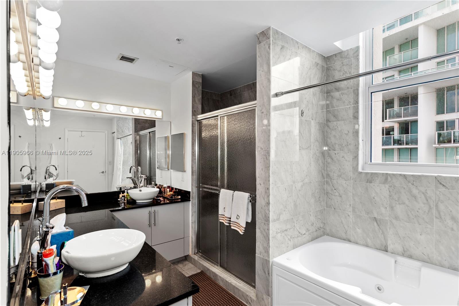 BRICKELL ON THE RIVER N T - Residential