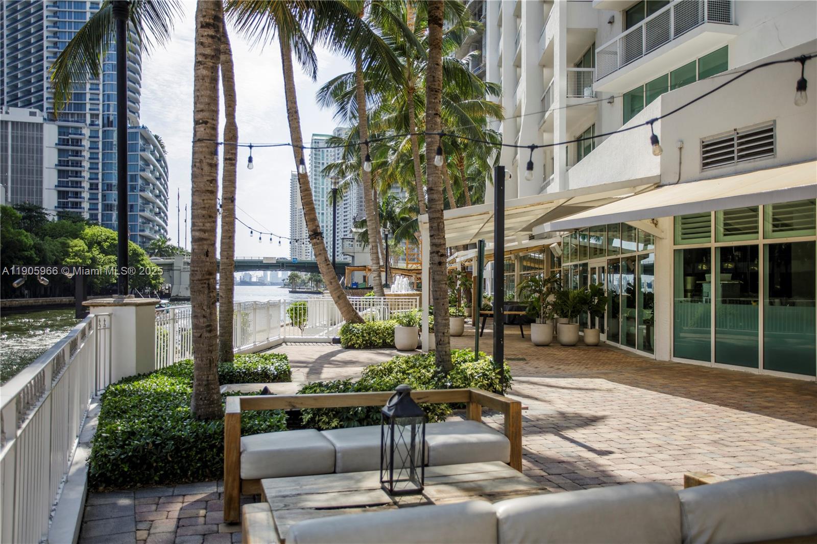 BRICKELL ON THE RIVER N T - Residential