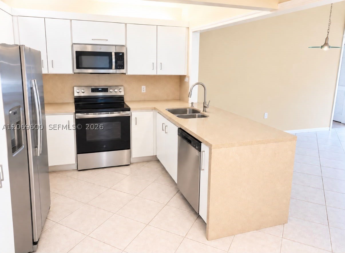 464 NE 210th Cir Ter 20110A, Miami FL 33179