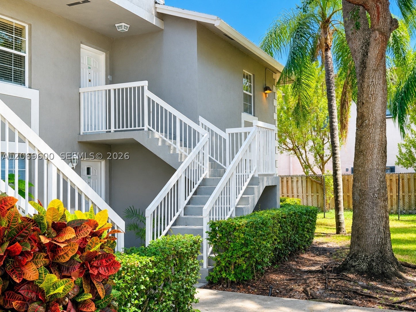 464 NE 210th Cir Ter 201-10A
