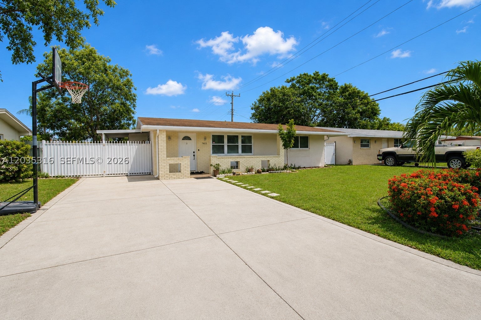 7611 NW 15th Ct