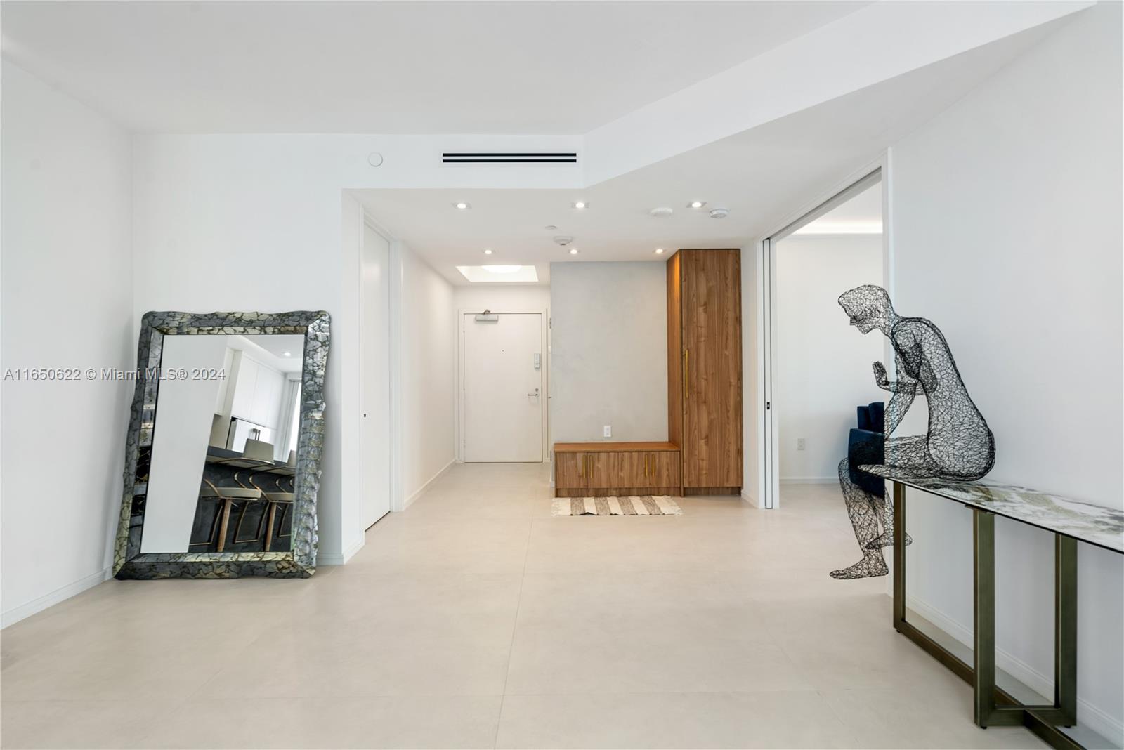 OCEANIA III CONDO - Residential