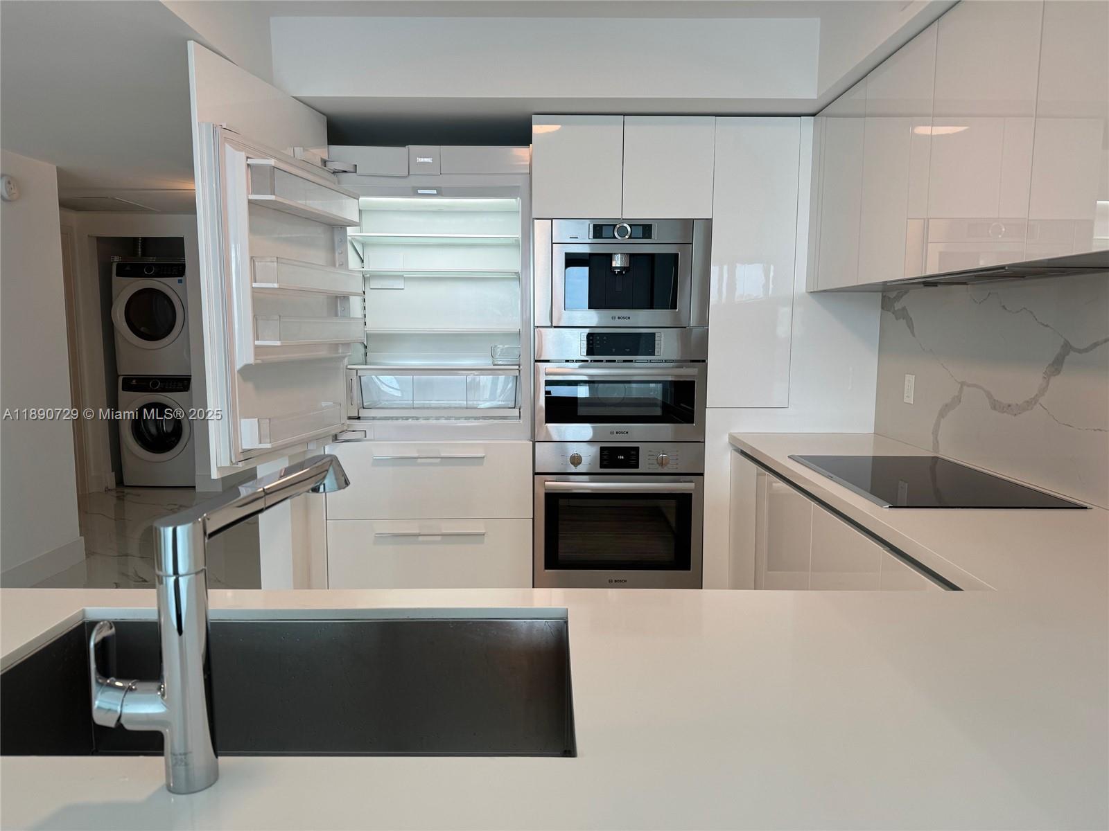 PARQUE TOWERS CONDO - Residential