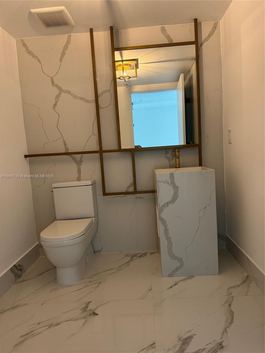 PARQUE TOWERS CONDO - Residential