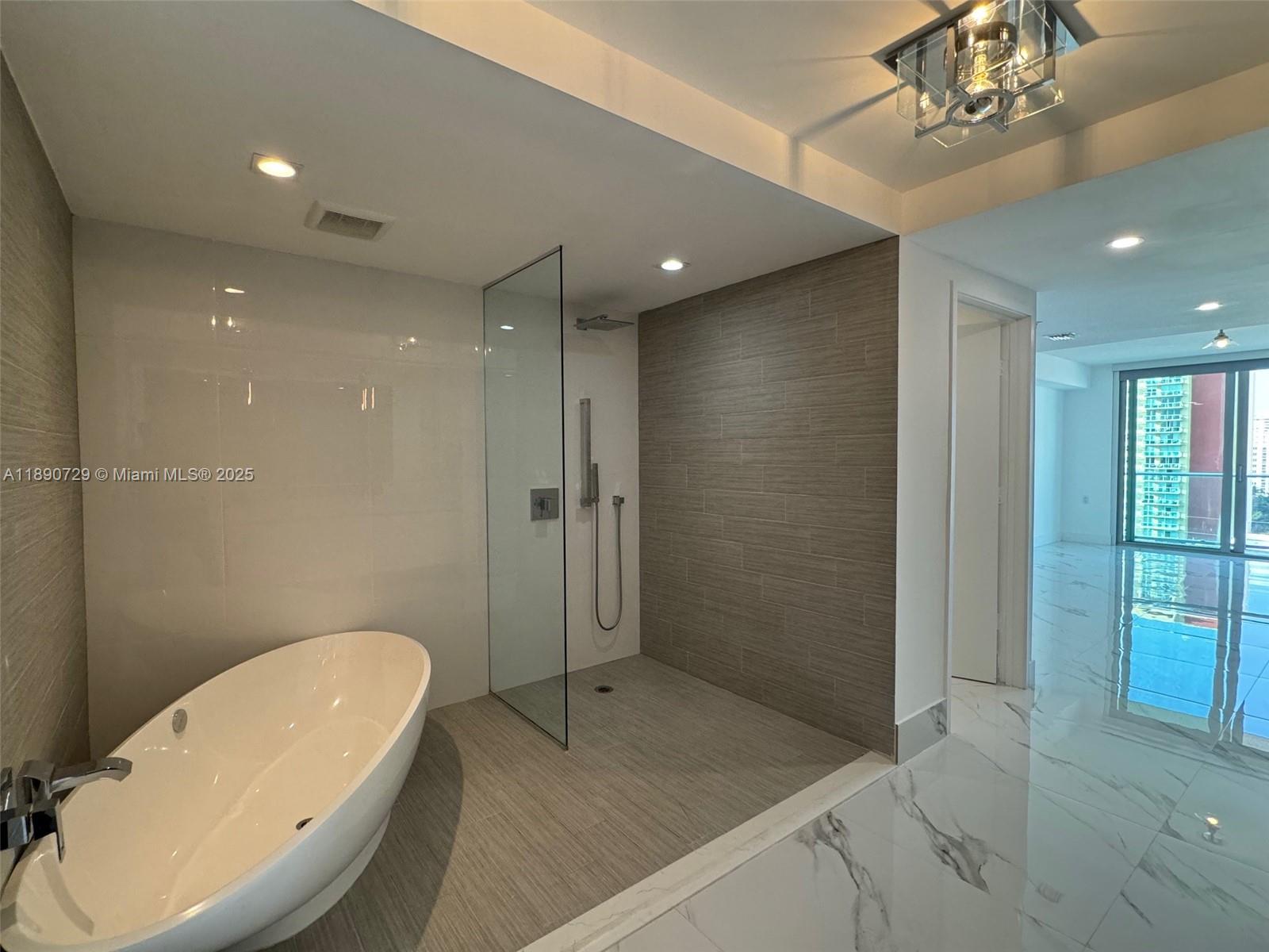 PARQUE TOWERS CONDO - Residential
