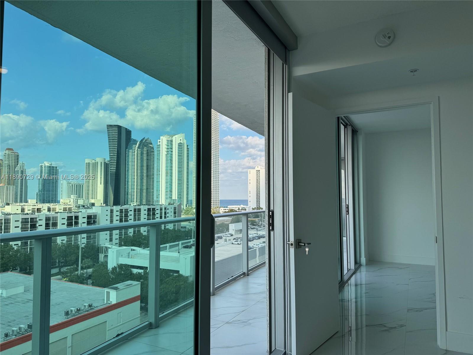 PARQUE TOWERS CONDO - Residential