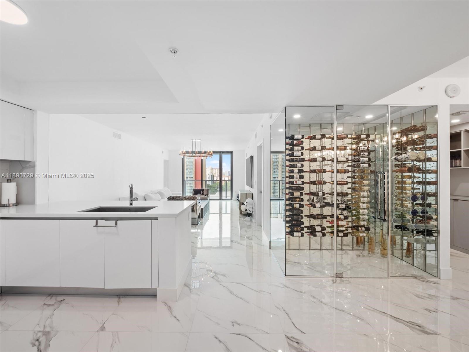 PARQUE TOWERS CONDO - Residential