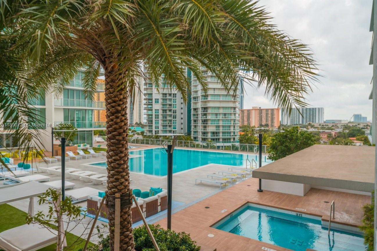 PARQUE TOWERS CONDO - Residential