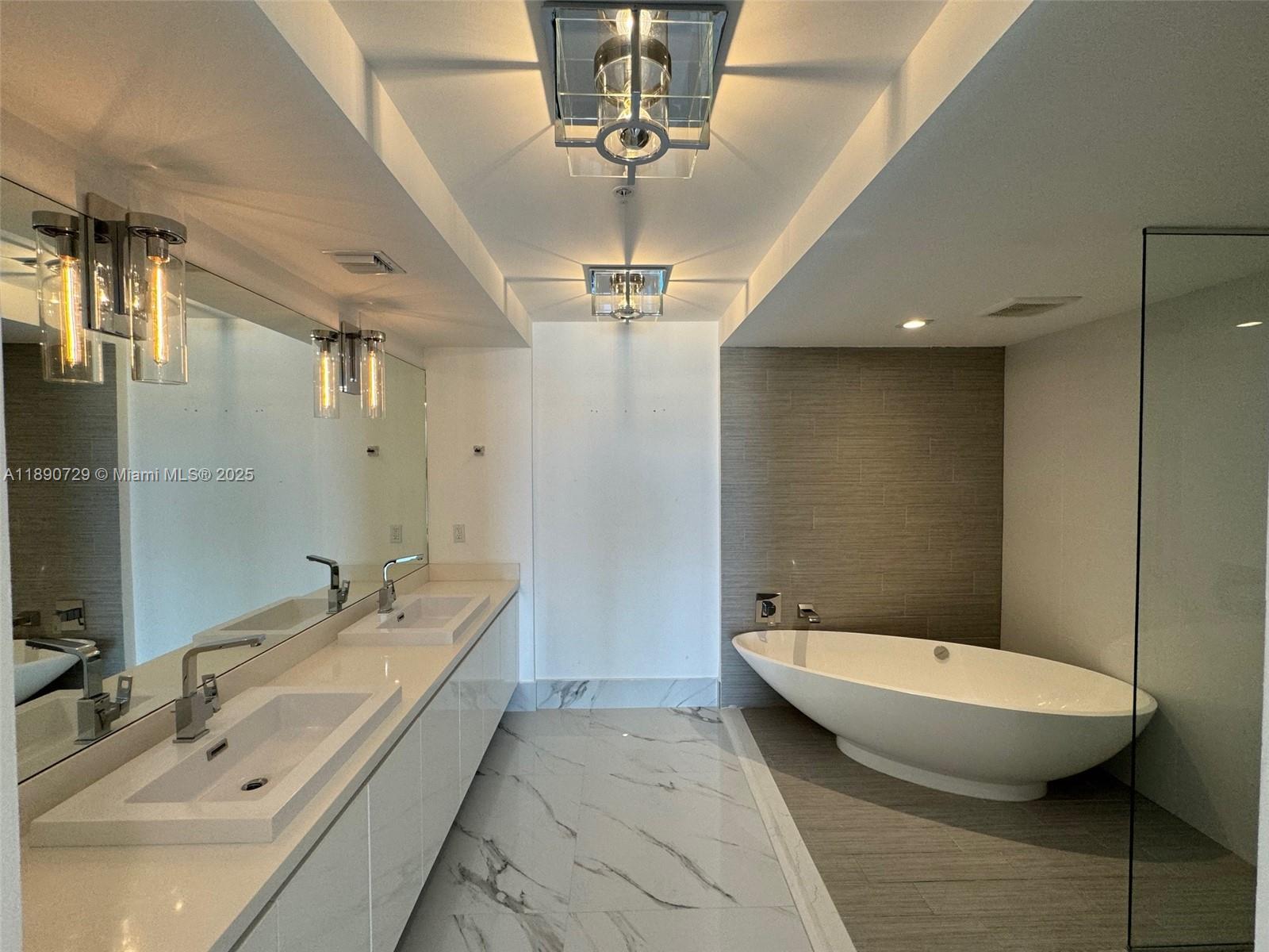PARQUE TOWERS CONDO - Residential
