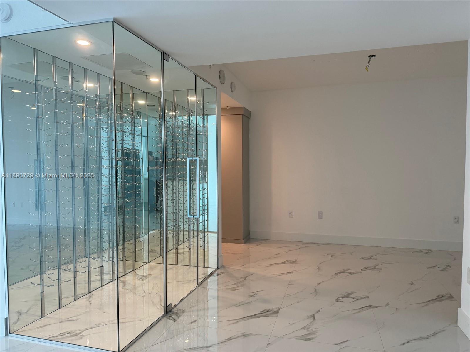PARQUE TOWERS CONDO - Residential