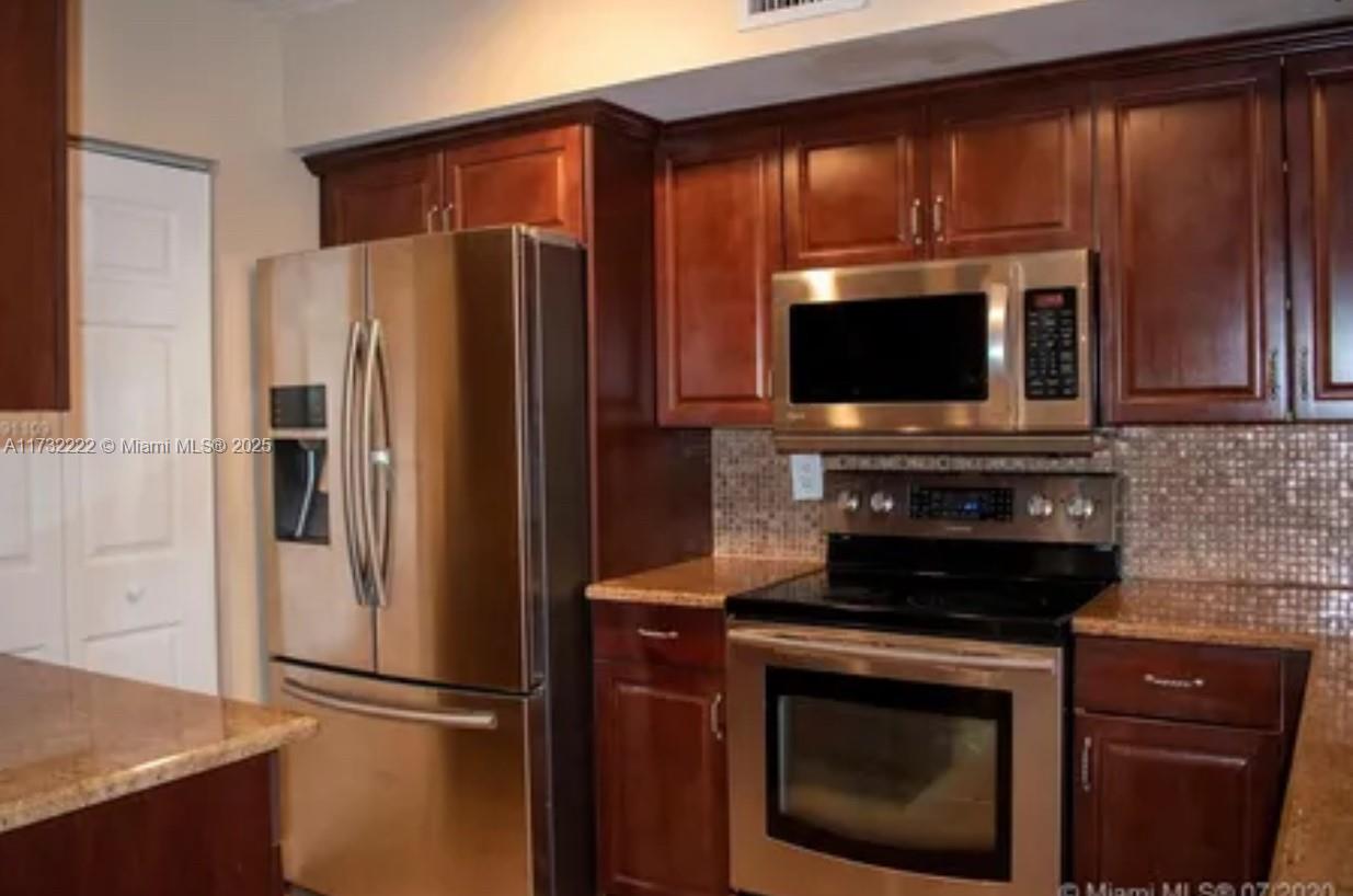 2640 S University Dr 316, Davie, Broward County, Florida - 3 Bedrooms  
2 Bathrooms - 
