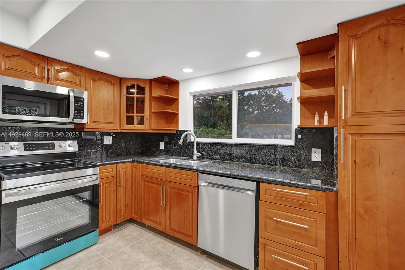 CORAL RIDGE ISLES - Residential Income