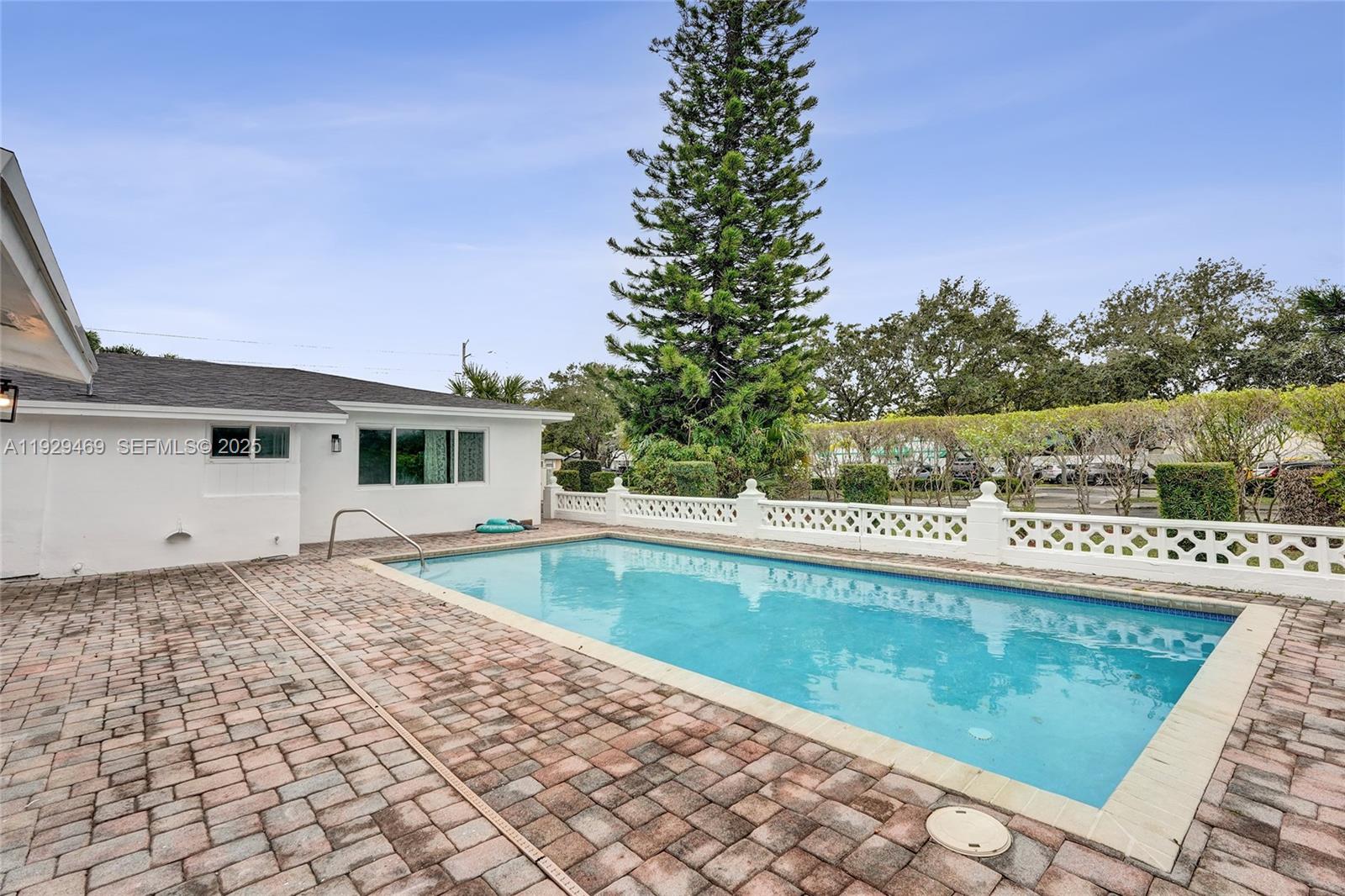 CORAL RIDGE ISLES - Residential Income