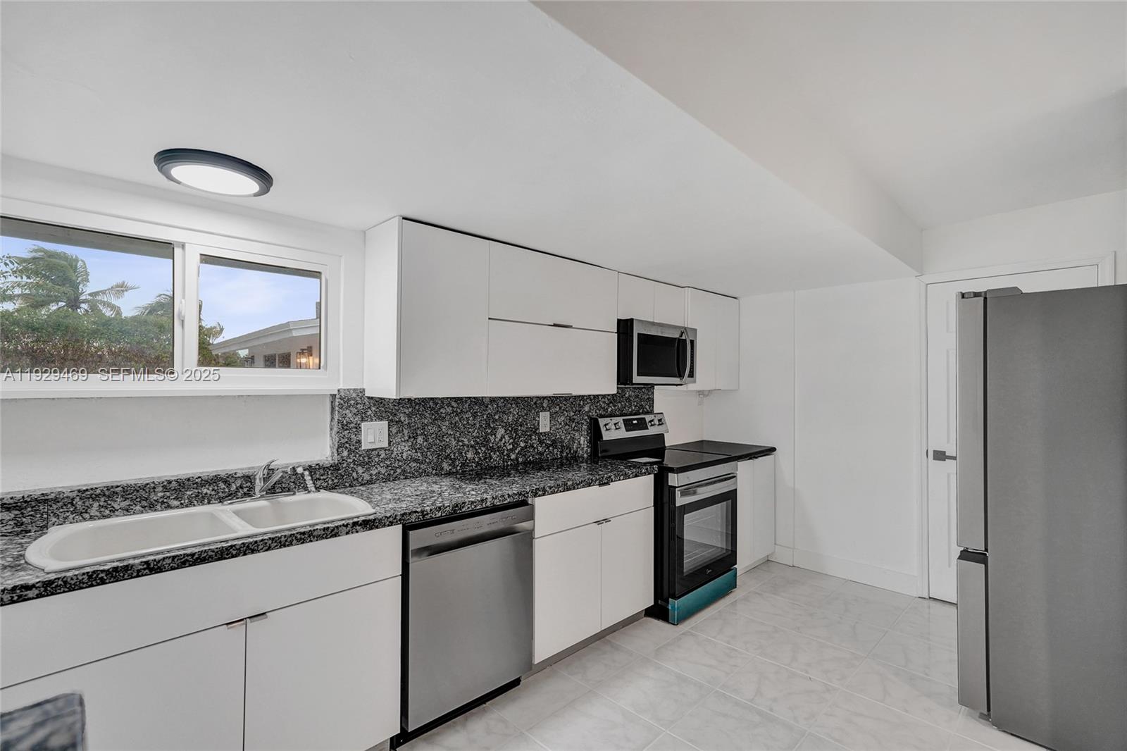 CORAL RIDGE ISLES - Residential Income