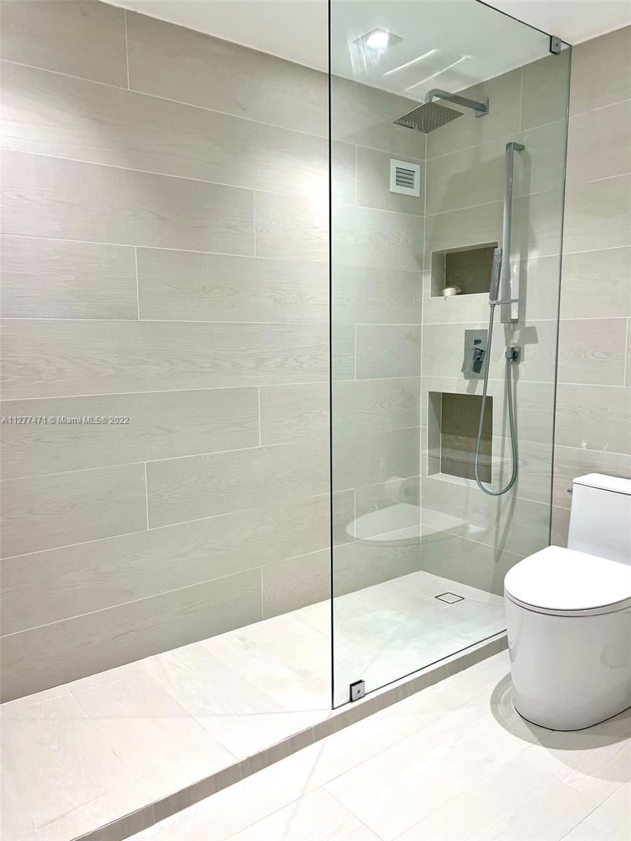 THE PLAZA OF BAL HARBOUR - Residential Lease