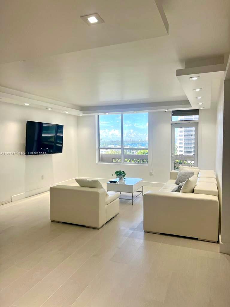 THE PLAZA OF BAL HARBOUR - Residential Lease