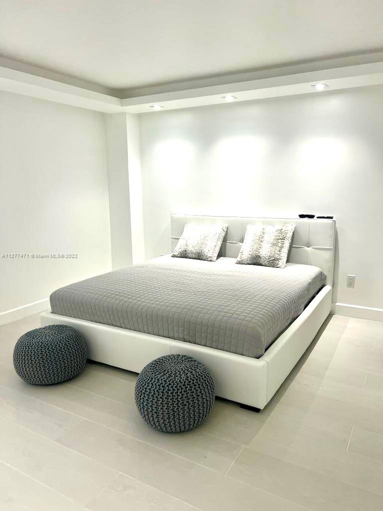 THE PLAZA OF BAL HARBOUR - Residential Lease