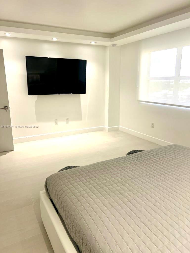 THE PLAZA OF BAL HARBOUR - Residential Lease