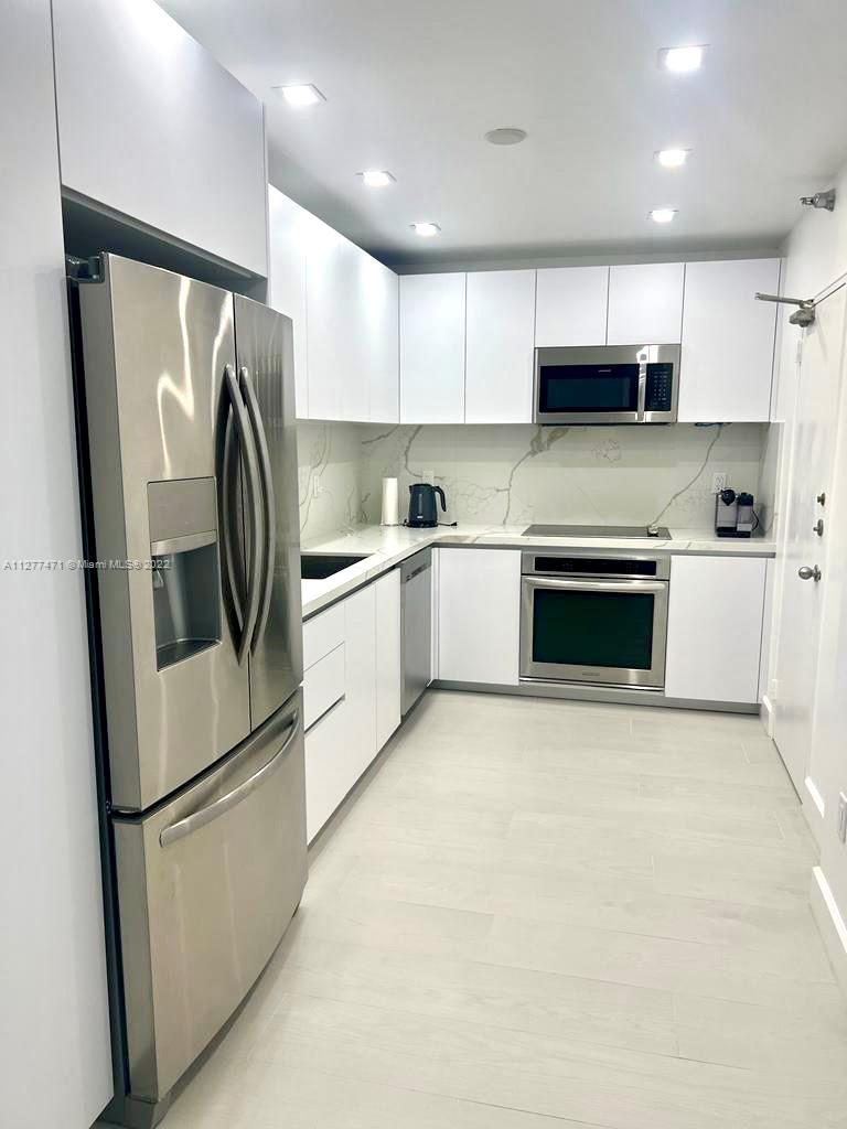 THE PLAZA OF BAL HARBOUR - Residential Lease