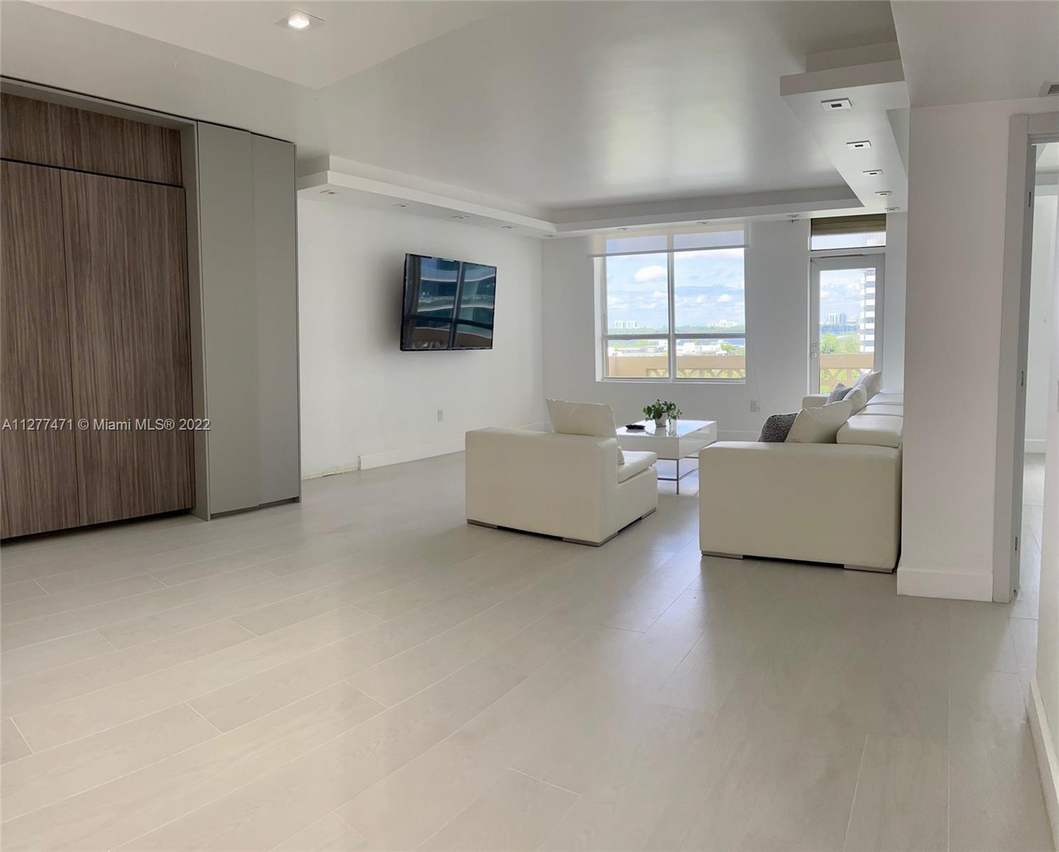 THE PLAZA OF BAL HARBOUR - Residential Lease