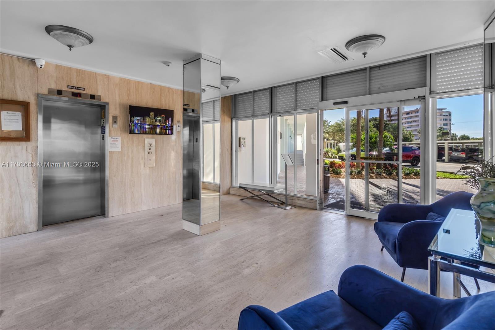 GRANADA HOUSE CONDOMINIUM - Residential