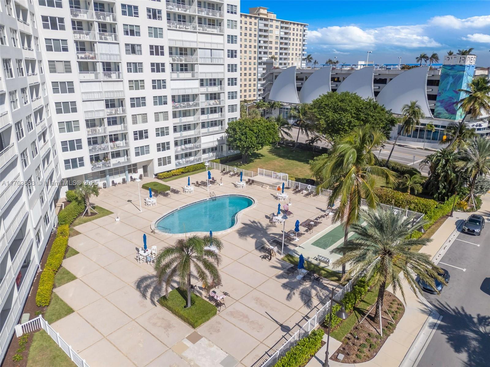 GRANADA HOUSE CONDOMINIUM - Residential
