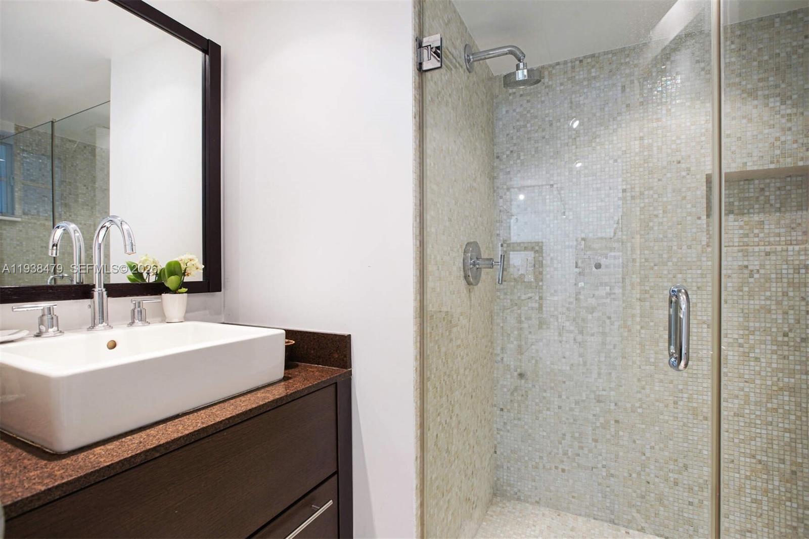 LASER CONDO - Residential