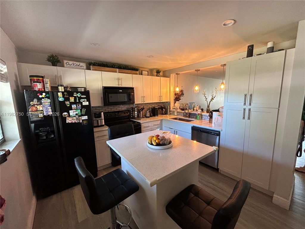 Photo of 200 Gate Rd #207, Hollywood, FL 33024 (MLS # A11982750)