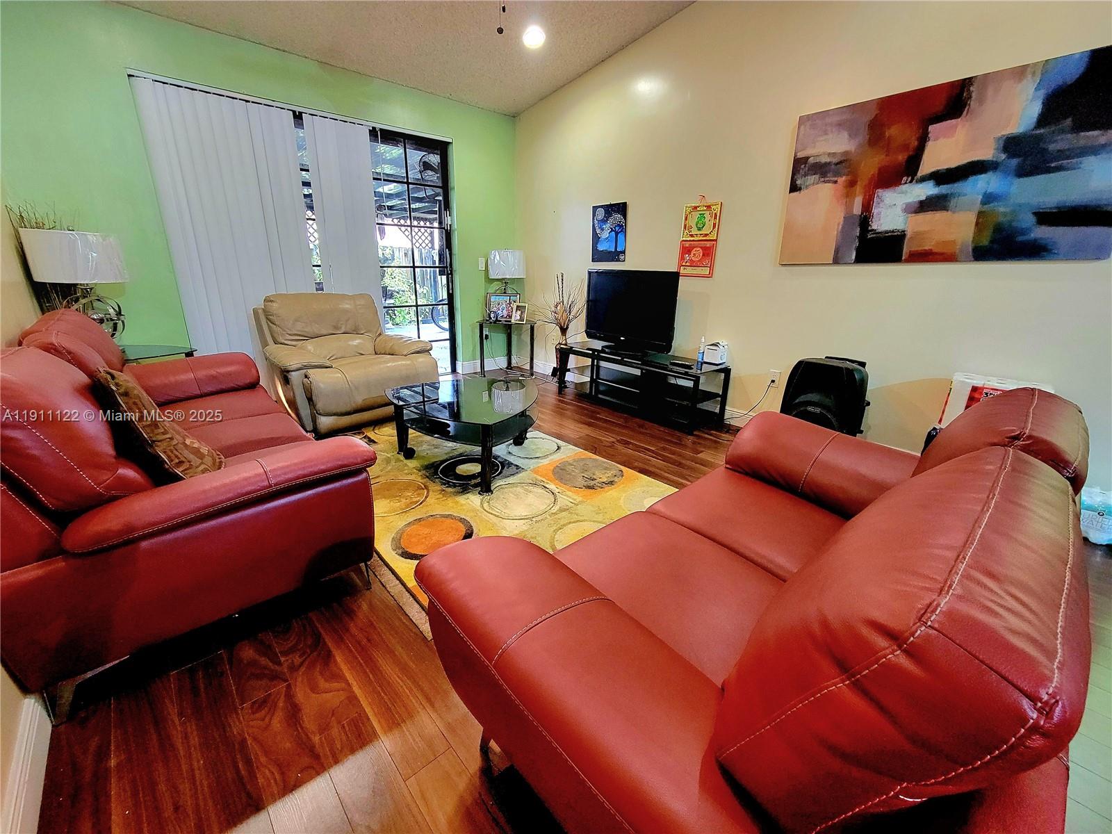 COUNTRY LAKE MANORS TOWNH - Residential