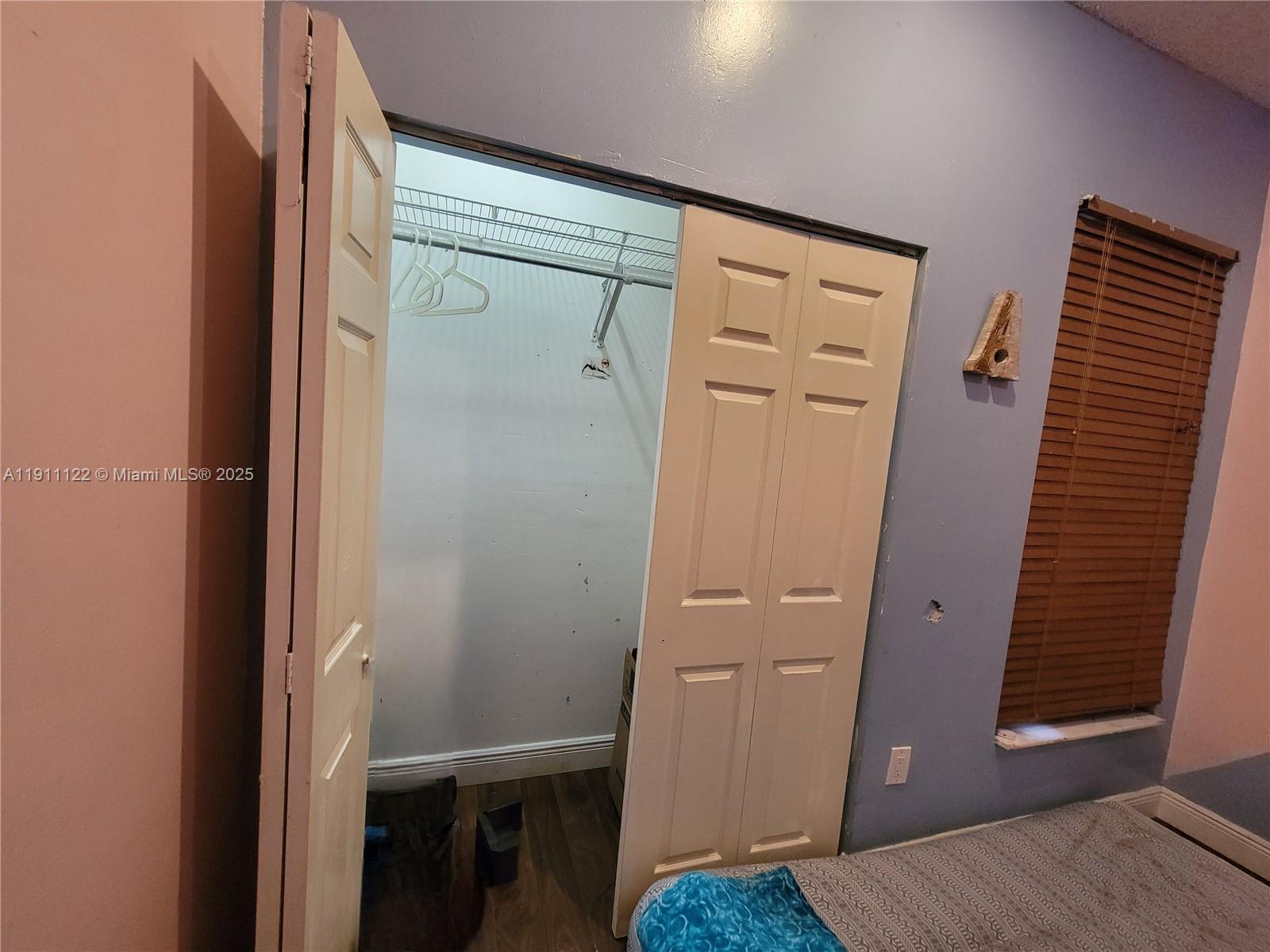 COUNTRY LAKE MANORS TOWNH - Residential