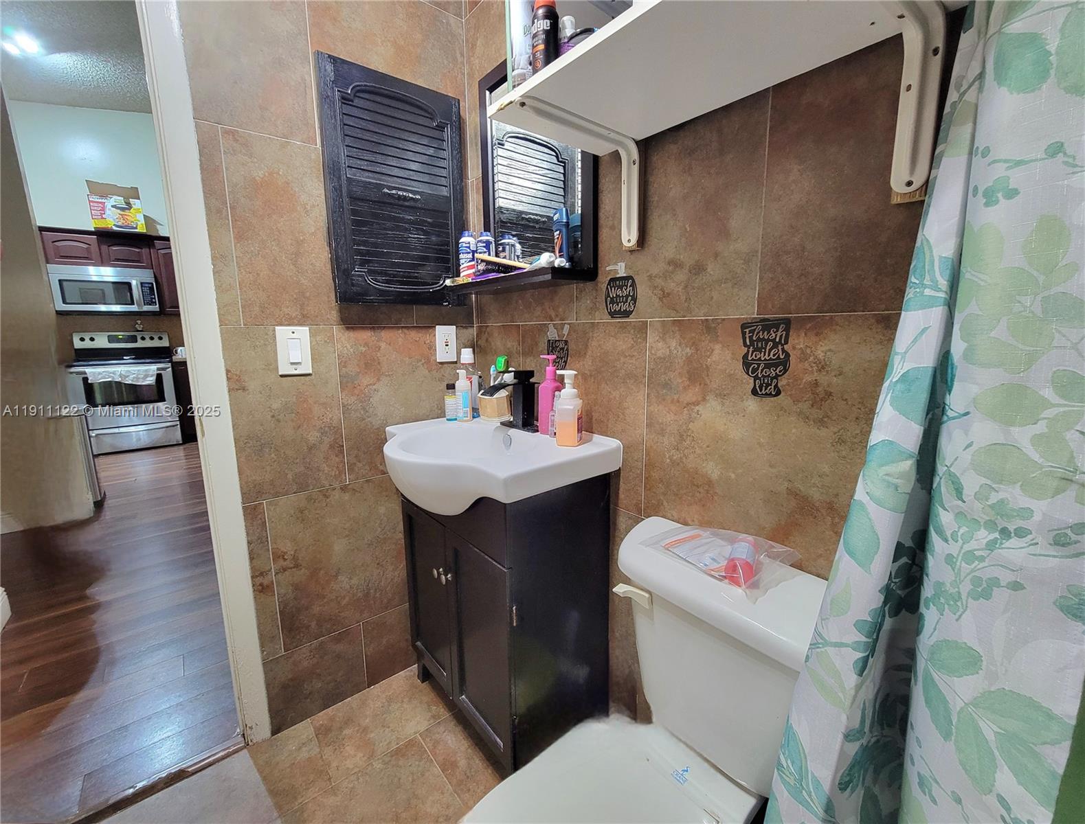 COUNTRY LAKE MANORS TOWNH - Residential